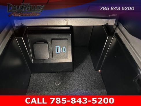 Used 2021 Ford Explorer XLT w/ Equipment Group 202A image 18