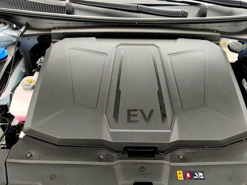 Used 2025 Hyundai Ioniq 5 SE image 26