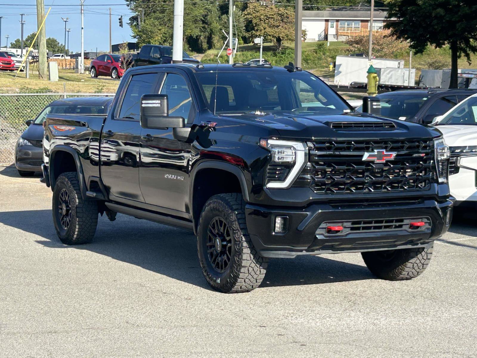 Used 2024 Chevrolet Silverado 2500 ZR2 w/ Technology Package AWD/4WD image 1