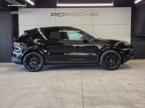 New 2026 Porsche Cayenne Base image 26