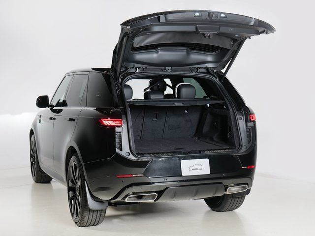 New 2027 Land Rover Range Rover Sport Dynamic SE AWD/4WD image 31
