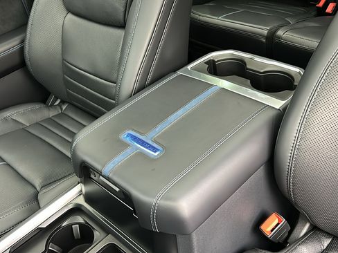 Used 2025 Ford F450 Platinum w/ FX4 Off-Road Package image 27