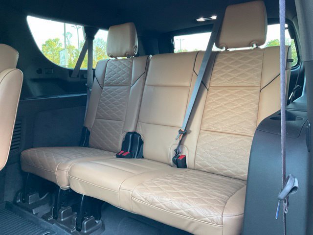 Used 2021 Cadillac Escalade ESV Premium Luxury w/ LPO, Radiant Package AWD/4WD image 25