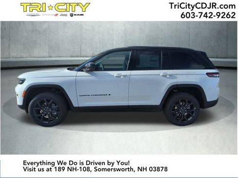 New 2025 Jeep Grand Cherokee Limited image 2