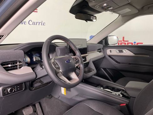 New 2026 Ford Explorer Active RWD image 13