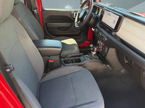 Used 2024 Jeep Gladiator Sport AWD/4WD image 23
