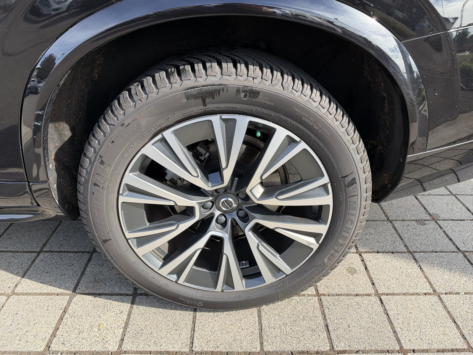 Used 2020 Volvo XC90 T5 Momentum w/ Protection Package Premier AWD/4WD image 13