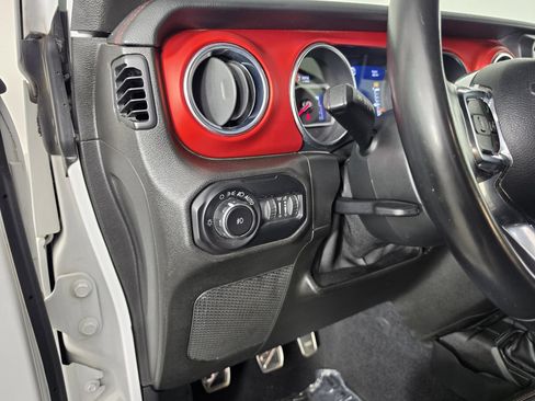 Used 2019 Jeep Wrangler Unlimited Rubicon AWD/4WD image 17