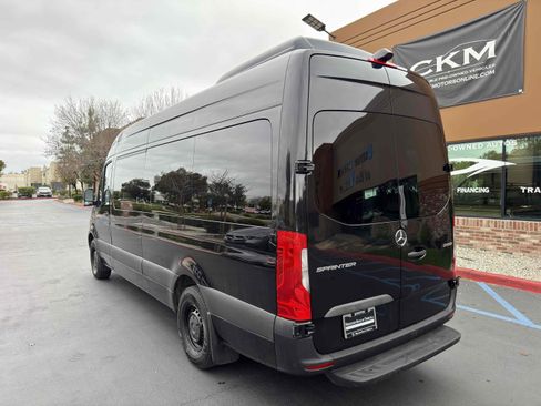 Used 2023 Mercedes-Benz Sprinter 2500 image 10