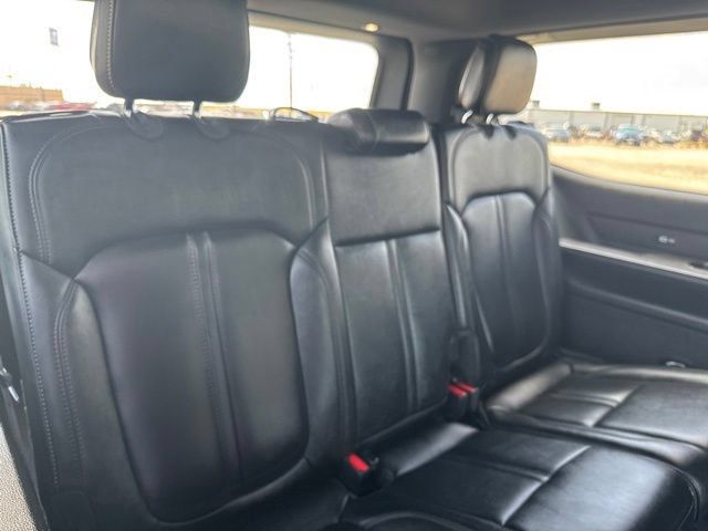 Used 2025 Jeep Wagoneer Series II AWD/4WD image 23