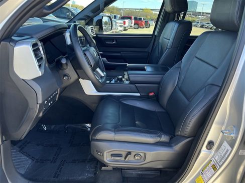 Used 2025 Toyota Sequoia Platinum image 25