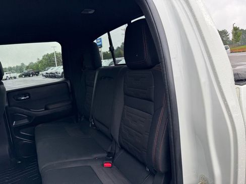 Used 2022 Nissan Frontier PRO-4X w/ Technology Package image 11