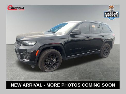 Used 2024 Jeep Grand Cherokee Altitude image 1