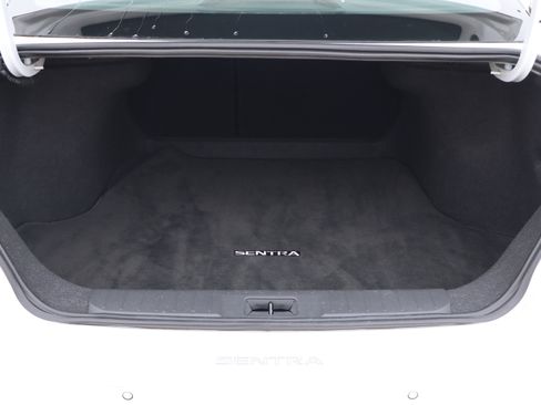 Used 2024 Nissan Sentra SR w/ SR Premium Package image 24