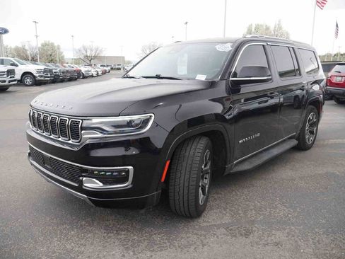 Used 2024 Jeep Wagoneer Series III image 4