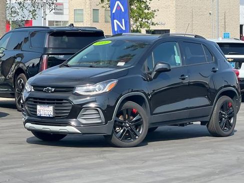 Used 2022 Chevrolet Trax LT w/ Redline Edition image 8