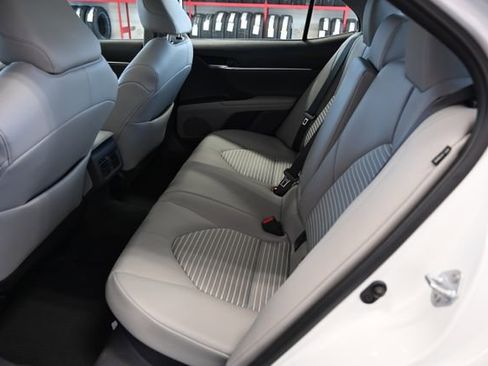 Used 2023 Toyota Camry SE w/ Cold Weather Package FWD image 12