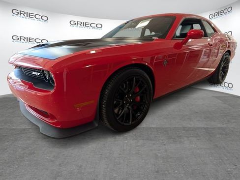 Used 2016 Dodge Challenger SRT Hellcat RWD image 3