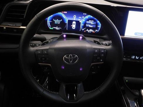 Used 2025 Toyota Crown Platinum image 34