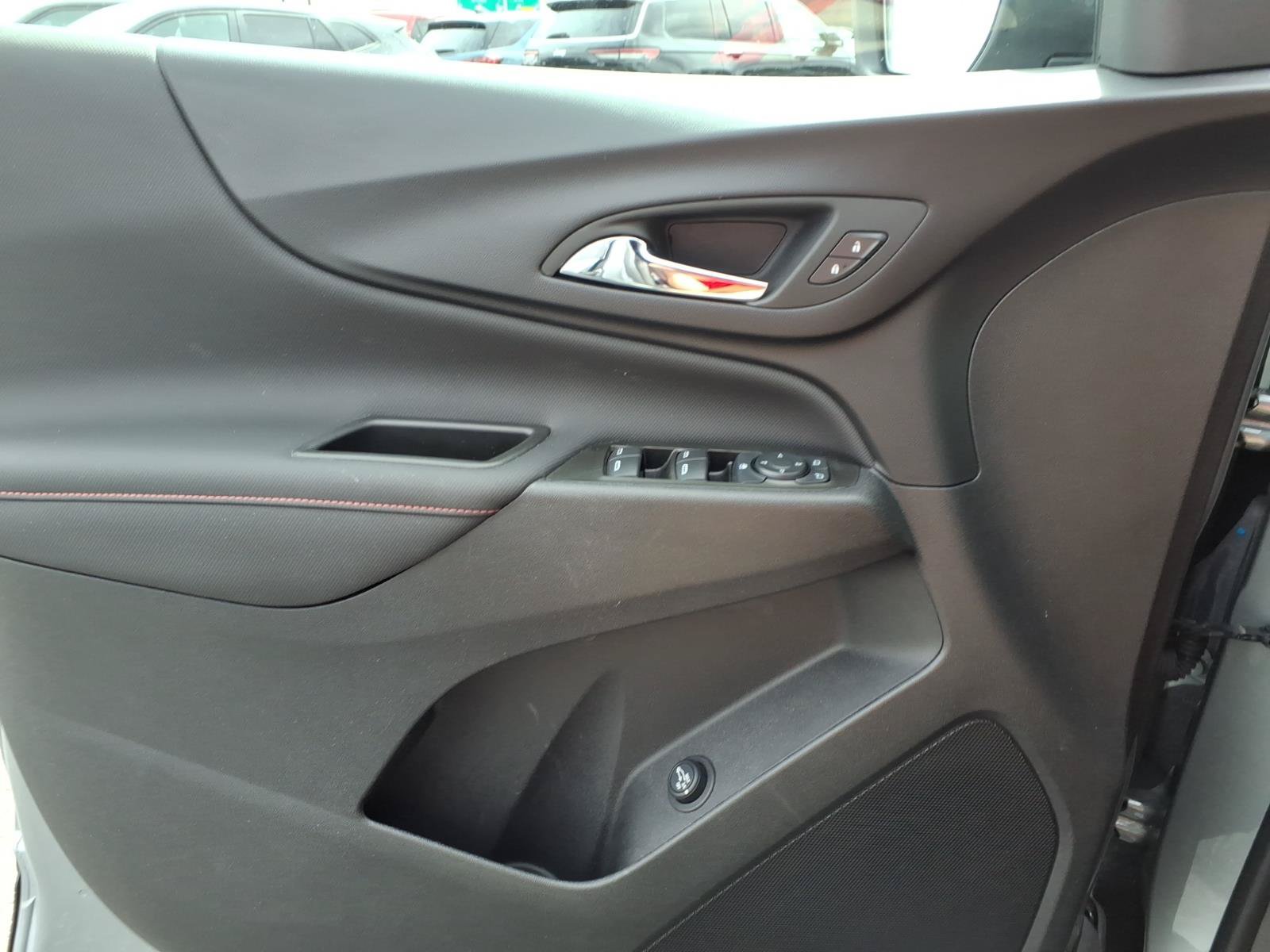 Used 2024 Chevrolet Equinox RS AWD/4WD image 23