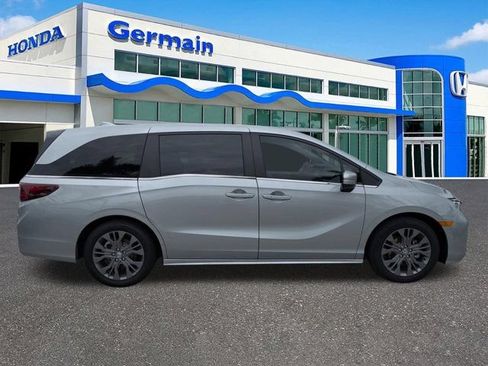 Used 2025 Honda Odyssey Touring image 4