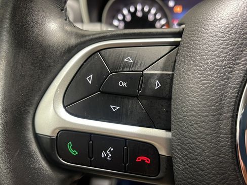 Used 2019 Jeep Compass Latitude AWD/4WD image 6