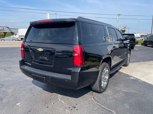 Used 2018 Chevrolet Suburban LT AWD/4WD image 5