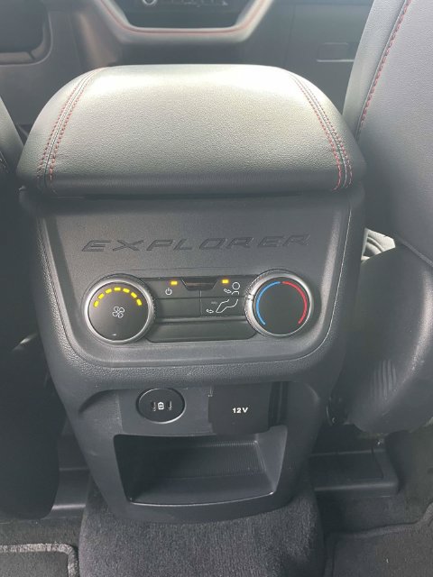 Used 2025 Ford Explorer ST-Line w/ ST-Line Street Pack AWD/4WD image 15