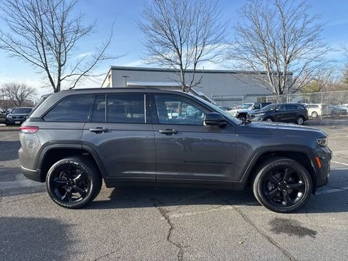 Certified 2022 Jeep Grand Cherokee Altitude image 16