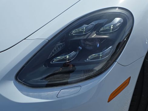 Used 2020 Porsche Panamera GTS image 33