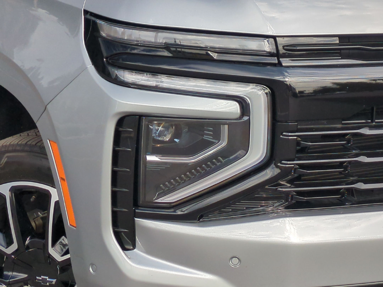 Used 2026 Chevrolet Suburban RST RWD image 21