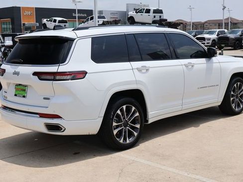 Used 2023 Jeep Grand Cherokee L Overland AWD/4WD image 6