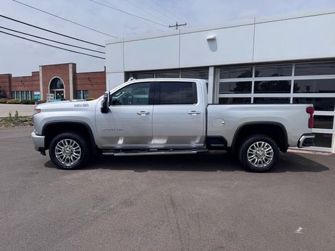 Used 2021 Chevrolet Silverado 2500 High Country w/ Z71 Off-Road Package AWD/4WD image 2