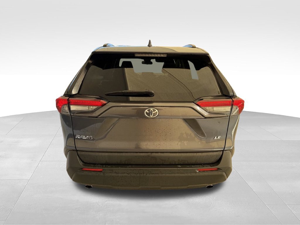 Used 2019 Toyota RAV4 LE w/ Carpet Mat Package FWD image 9