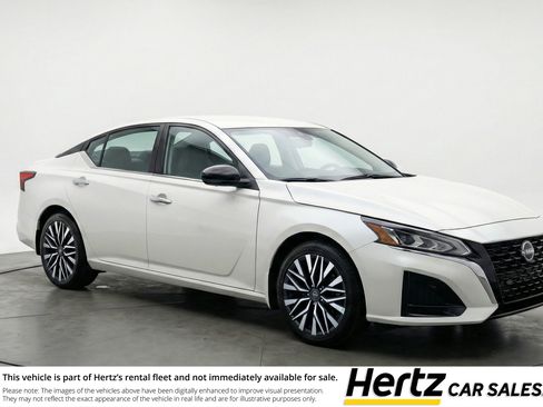 Used 2025 Nissan Altima 2.5 SV FWD image 1