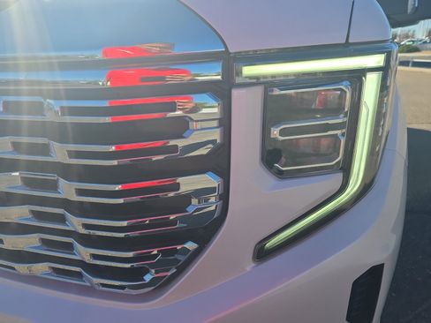 Used 2023 GMC Sierra 1500 Denali w/ Denali Reserve Package image 9