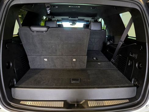 Used 2019 Cadillac Escalade Platinum AWD/4WD image 16