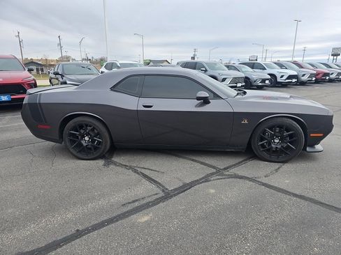 Used 2015 Dodge Challenger R/T Scat Pack w/ Leather Interior Group image 4