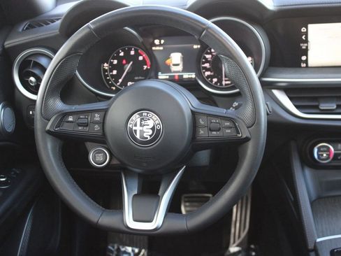 Used 2022 Alfa Romeo Stelvio Ti image 17