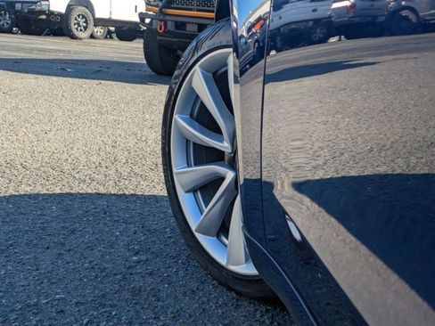 Used 2018 Tesla Model 3 Long Range image 10