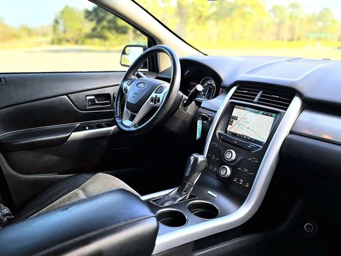 Used 2013 Ford Edge SEL image 12