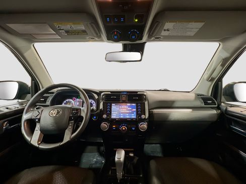 Used 2022 Toyota 4Runner TRD Off-Road AWD/4WD image 15