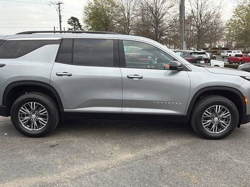 Certified 2026 Chevrolet Traverse LT image 4