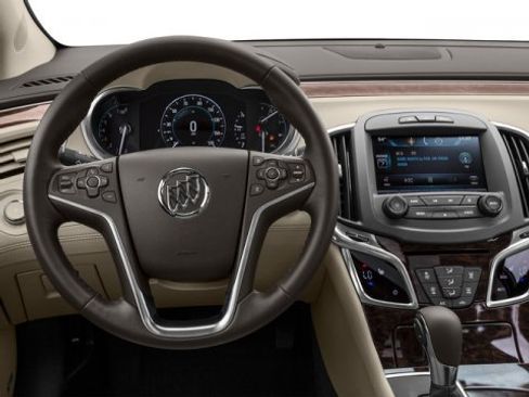 Used 2016 Buick LaCrosse Base image 9