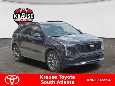 Used 2025 Cadillac XT4 Sport FWD image 3