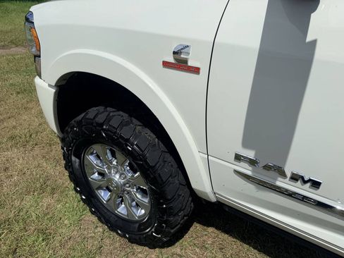 Used 2019 RAM 2500 Limited AWD/4WD image 9