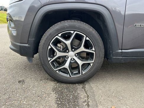 Used 2024 Jeep Compass Limited image 31