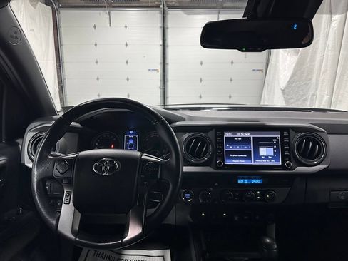 Used 2021 Toyota Tacoma TRD Off-Road w/ Technology Package AWD/4WD image 16