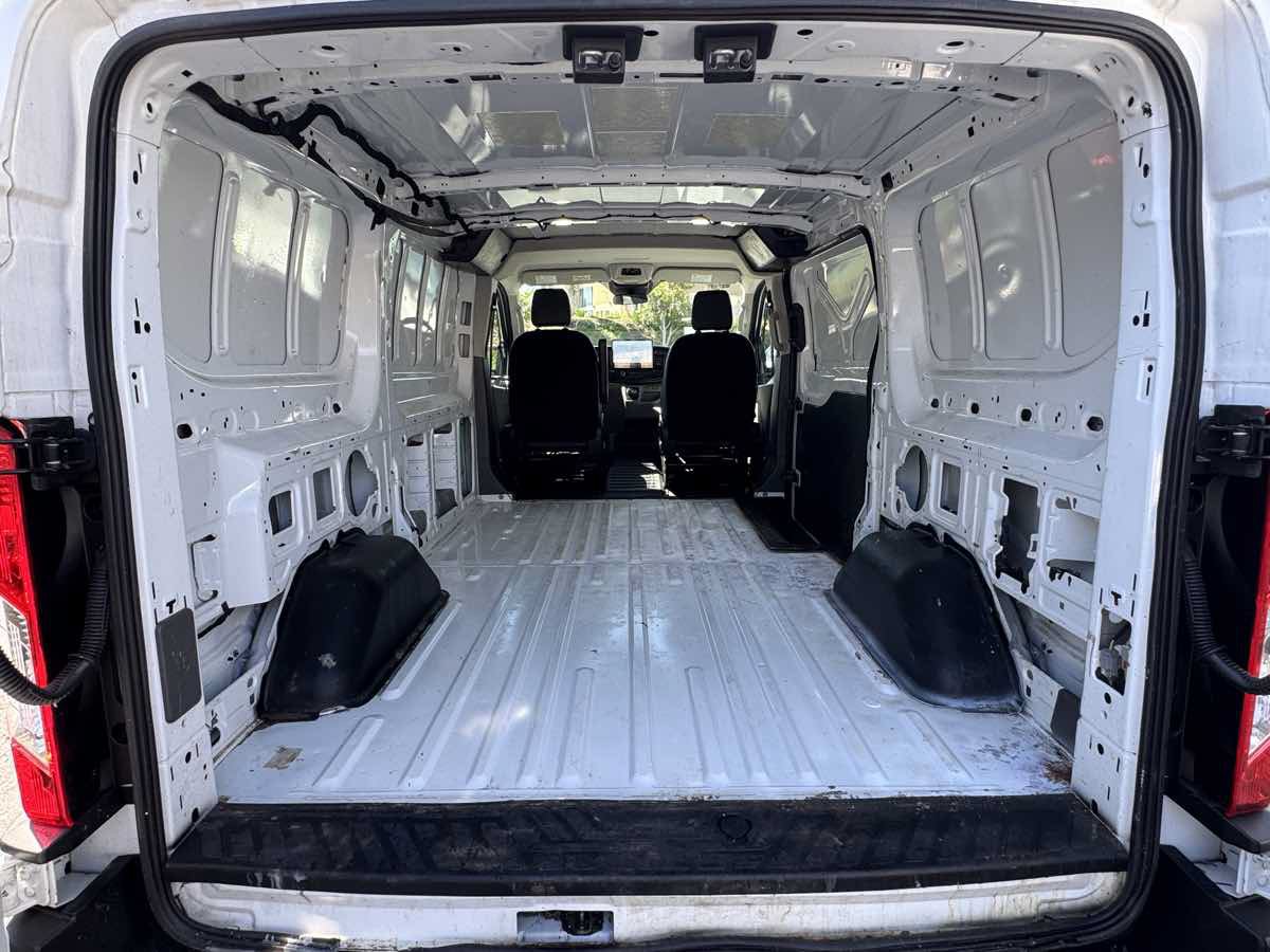 Used 2022 Ford E-Transit Low Roof RWD image 13