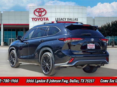 Used 2024 Toyota Highlander XSE image 7